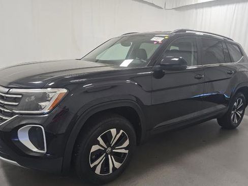 Used 2024 Volkswagen Atlas SE image 1