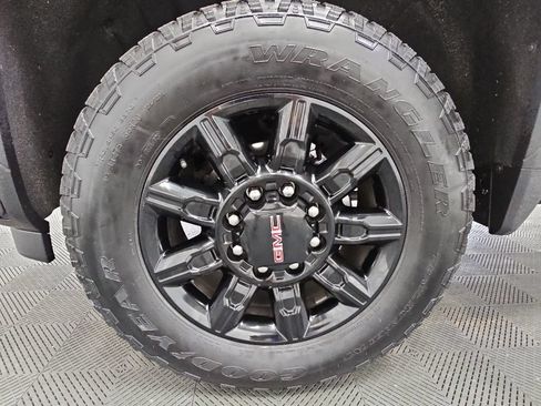 Used 2025 GMC Sierra 2500 AT4 AWD/4WD image 45