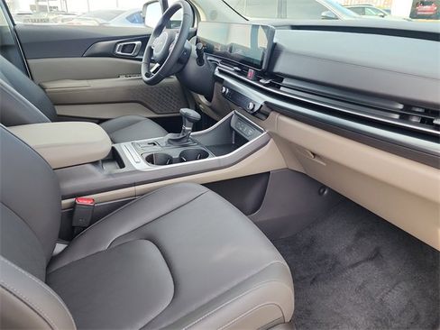 New 2026 Kia Carnival image 17