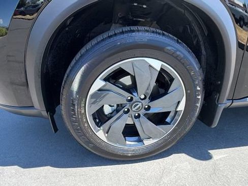 Used 2025 Nissan Rogue SV AWD/4WD image 10