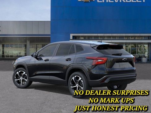 New 2026 Chevrolet Trax RS FWD image 3