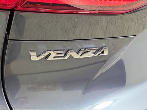 Used 2024 Toyota Venza XLE AWD/4WD image 9
