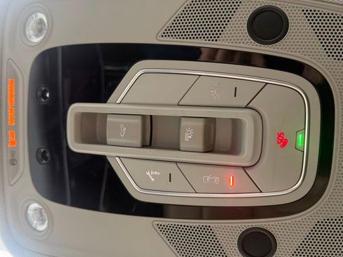 Used 2019 Audi Q8 Prestige image 18