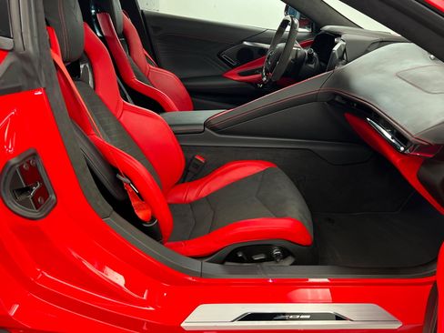 Used 2024 Chevrolet Corvette Z06 w/ Stealth Interior Trim Package RWD image 17