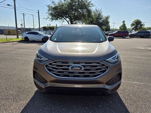 Used 2019 Ford Edge SE FWD image 2
