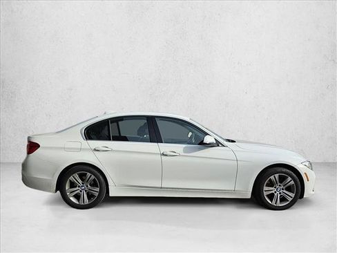 Used 2018 BMW 330i xDrive Sedan image 4