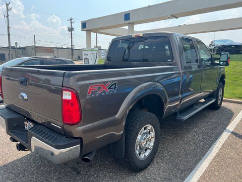 Used 2016 Ford F250 Lariat w/ Chrome Package AWD/4WD image 3