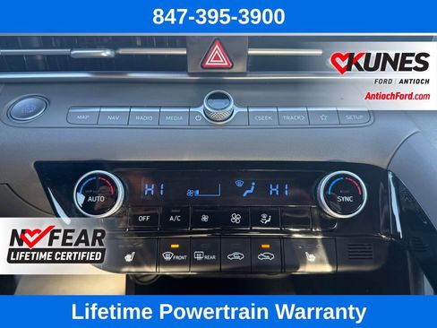 Used 2025 Hyundai Elantra SEL image 40