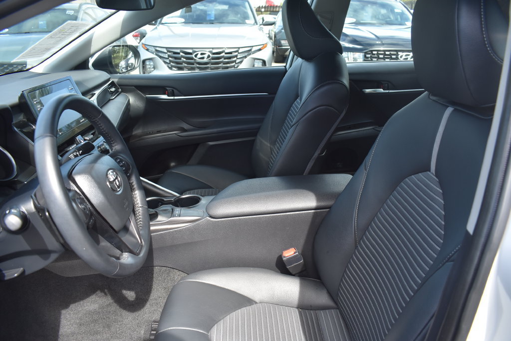 Used 2023 Toyota Camry SE FWD image 18