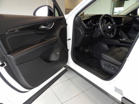 Used 2021 Buick Envision Essence w/ Sport Touring Package AWD/4WD image 8
