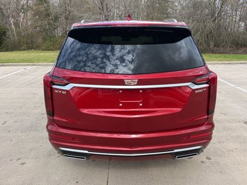 New 2025 Cadillac XT6 Luxury image 4