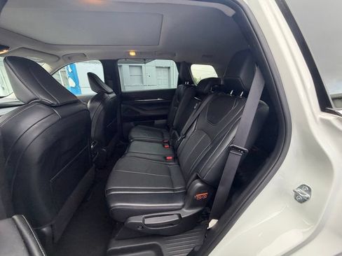 Used 2023 INFINITI QX60 Pure AWD/4WD image 10