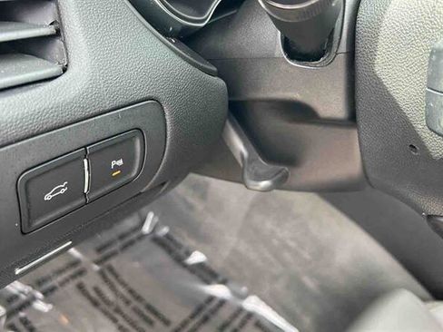 Used 2018 Chevrolet Impala Premier FWD image 15