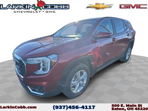 Used 2022 GMC Terrain SLE image 1