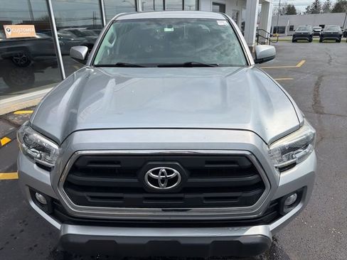 Used 2017 Toyota Tacoma SR5 image 12