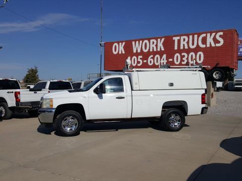Used 2011 Chevrolet Silverado 2500 W/T image 2