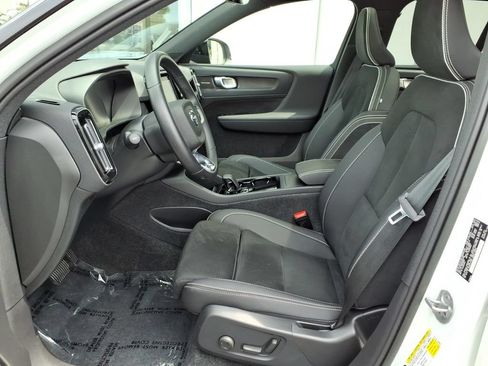 Certified 2023 Volvo XC40 Recharge Ultimate w/ Protection Package Premier AWD/4WD image 10
