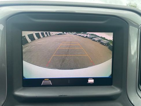 Used 2020 Chevrolet Silverado 1500 Custom w/ Custom Value Package AWD/4WD image 14