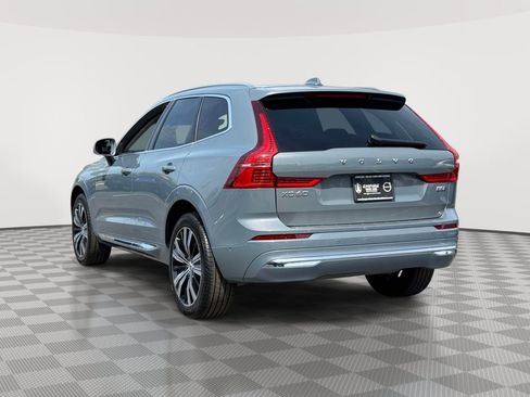 Used 2023 Volvo XC60 B5 Plus AWD/4WD image 5
