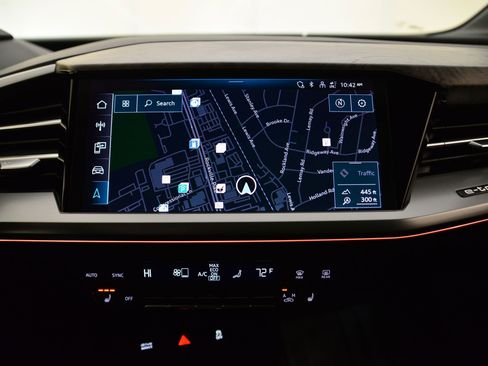 Used 2023 Audi Q4 e-tron Premium Plus w/ Premium Plus image 29