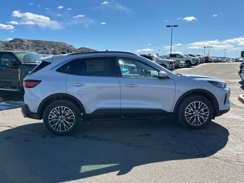 New 2026 Ford Escape SE w/ PHEV Premium Package image 6