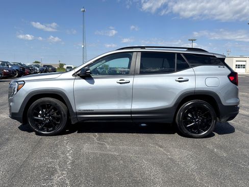Used 2023 GMC Terrain SLE w/ Driver Convenience Package AWD/4WD image 6