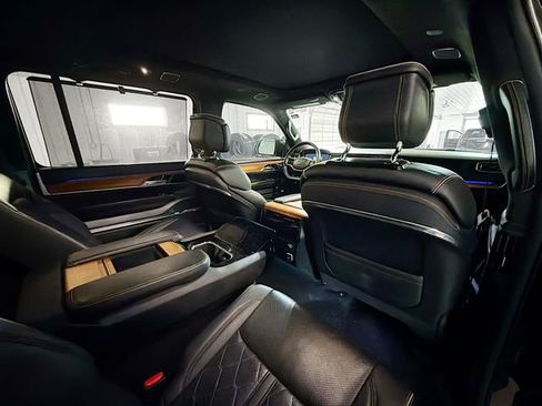 Used 2022 Jeep Grand Wagoneer Series III image 11