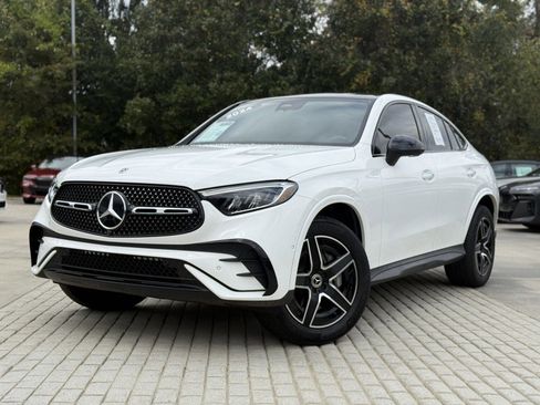Used 2024 Mercedes-Benz GLC 300 4MATIC image 1