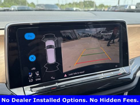 Used 2025 Volkswagen Atlas SE FWD image 17