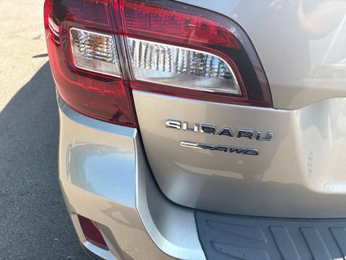 Used 2017 Subaru Outback 2.5i Limited AWD/4WD image 10