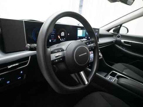 Used 2025 Hyundai Sonata SEL FWD image 8