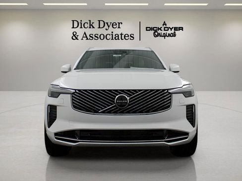 New 2026 Volvo XC90 B5 Core w/ Protection Package Premier image 8