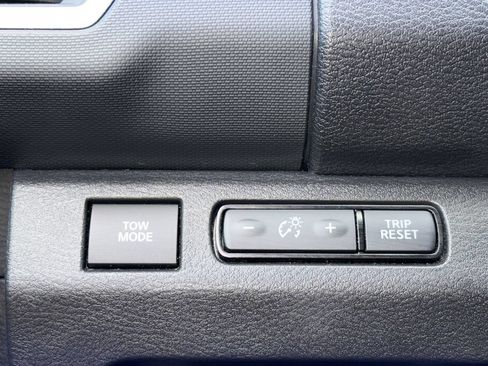 Certified 2024 Nissan Frontier SV w/ SV Convenience Package RWD image 29