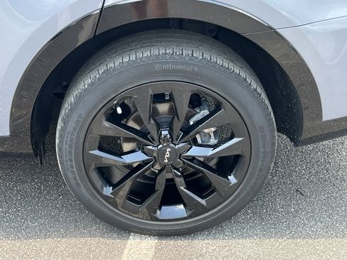 Used 2023 Kia Sorento SX image 19