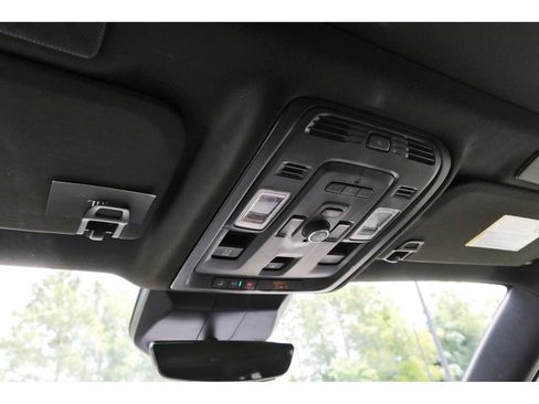 Used 2023 Cadillac Escalade ESV Premium Luxury AWD/4WD image 23