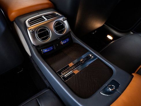 Used 2018 Rolls-Royce Wraith image 60