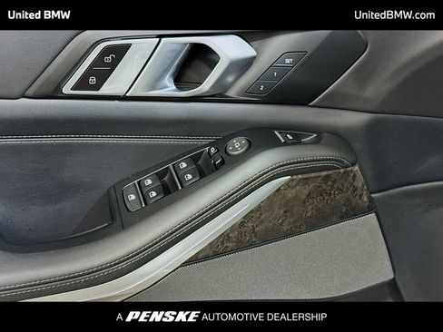 Used 2024 BMW X5 xDrive40i w/ Premium Package AWD/4WD image 3