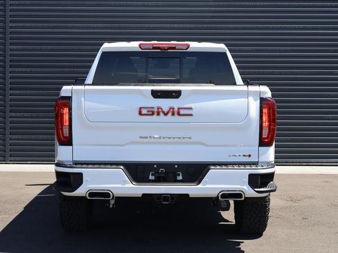 Used 2024 GMC Sierra 1500 AT4 w/ Technology Package AWD/4WD image 6