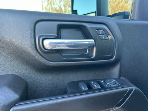 Used 2025 Chevrolet Silverado 2500 Custom w/ Custom Value Package AWD/4WD image 19