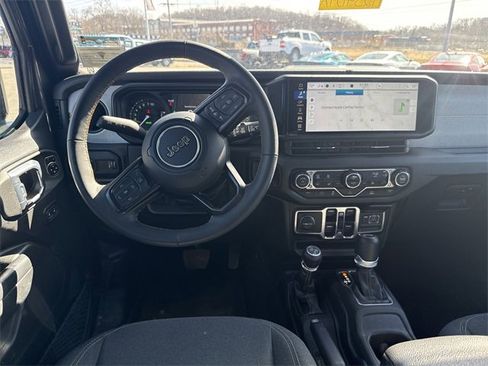Used 2024 Jeep Wrangler Unlimited w/ Convenience Group image 12