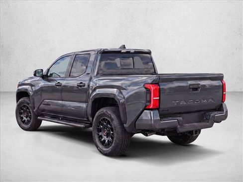 Used 2025 Toyota Tacoma SR5 AWD/4WD image 13