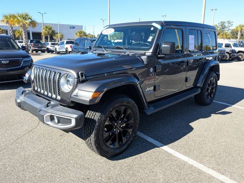 Used 2021 Jeep Wrangler Unlimited Sahara w/ Cold Weather Group image 8