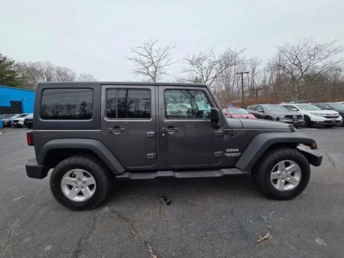 Used 2017 Jeep Wrangler Unlimited Sport w/ Quick Order Package 24S AWD/4WD image 3