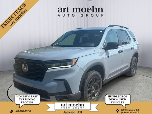 Used 2025 Honda Pilot TrailSport image 1