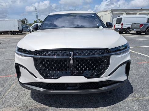 Used 2024 Lincoln Nautilus Premier w/ Jet Appearance Package AWD/4WD image 9
