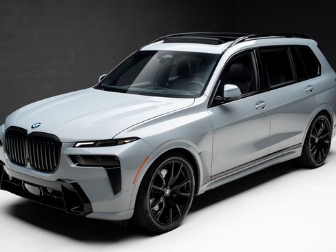 Used 2024 BMW X7 xDrive40i w/ Executive Package AWD/4WD image 5