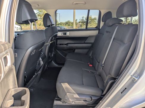 Used 2025 Hyundai Santa Fe SE image 17