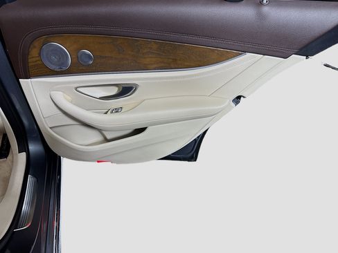 Used 2018 Mercedes-Benz E 300 w/ Premium 1 Package image 28