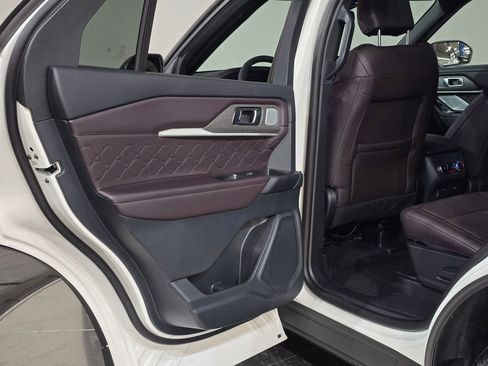 New 2026 Ford Explorer Platinum w/ LUX Leather Package image 39