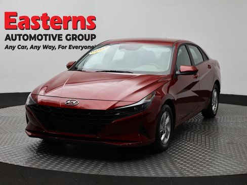 Used 2023 Hyundai Elantra SE w/ Cargo Package FWD image 1